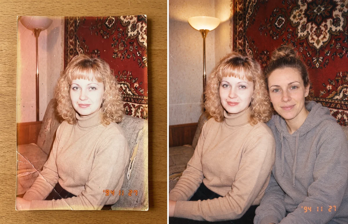 Выцветший снимок 1994 года с датой в углу и портрет, где молодая мама и взрослая дочь сидят рядом на том же диване